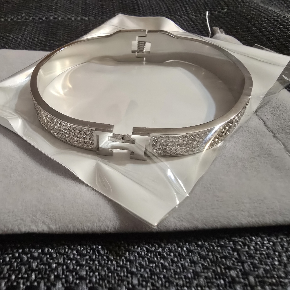 Elegant Silver Crystal Bracelet